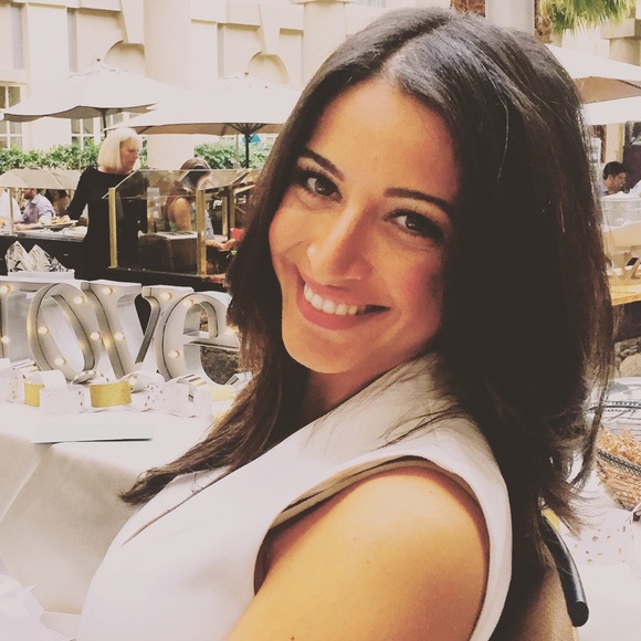 Meet your Posher, Danielle - Picture 1 of 1